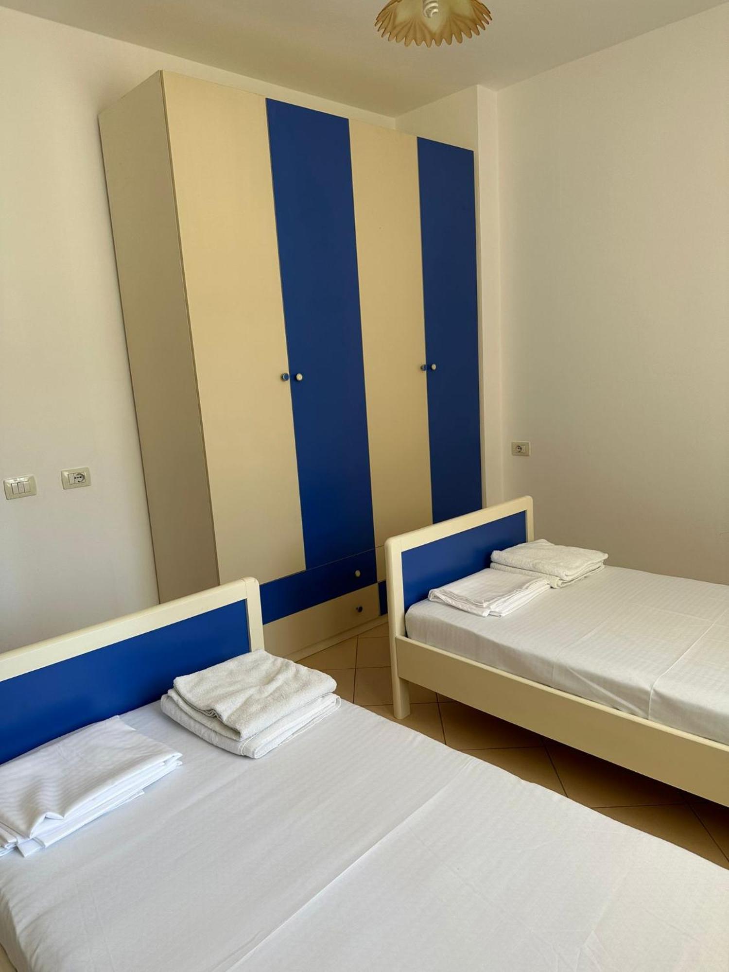 Renting House Vlorë Eksteriør billede