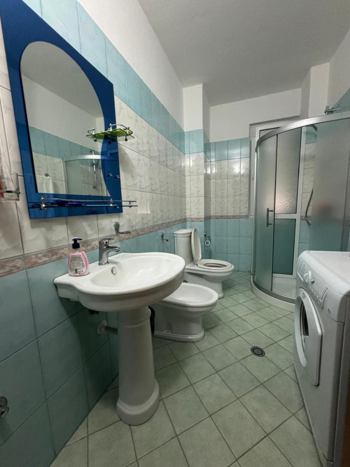 Renting House Vlorë Eksteriør billede
