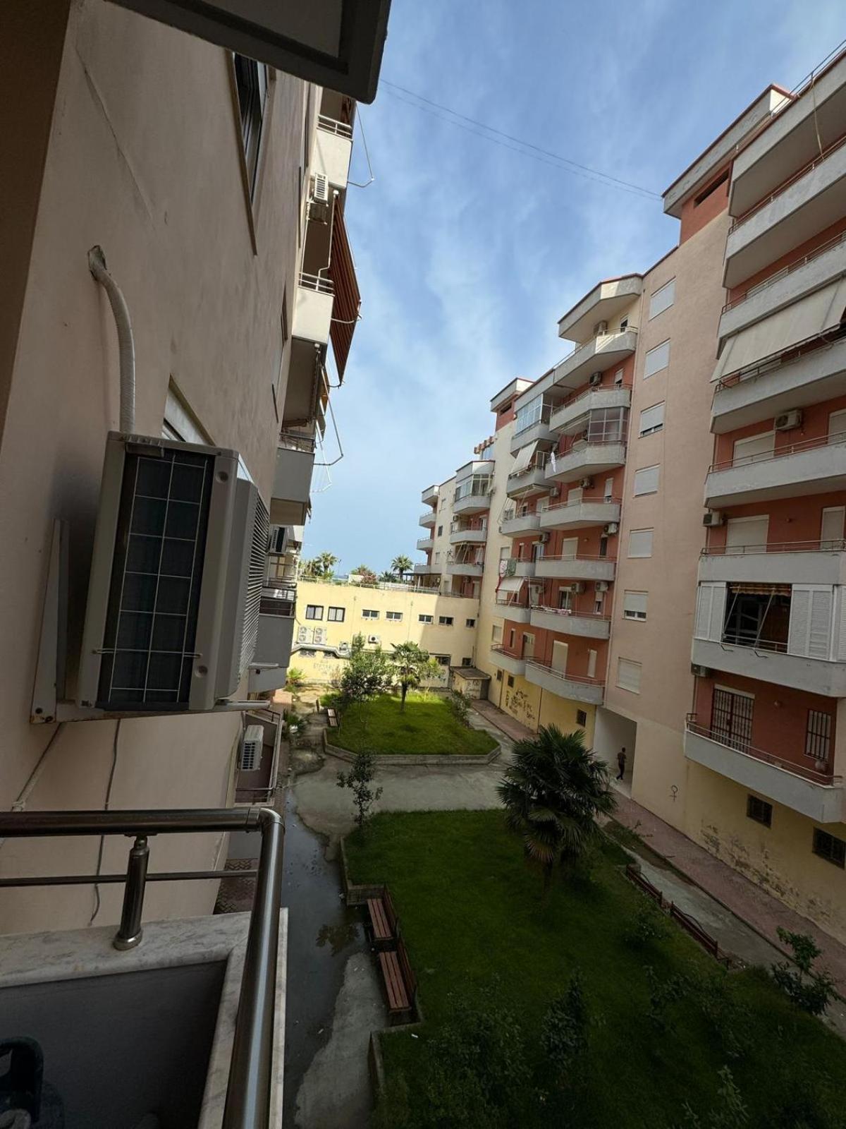 Renting House Vlorë Eksteriør billede