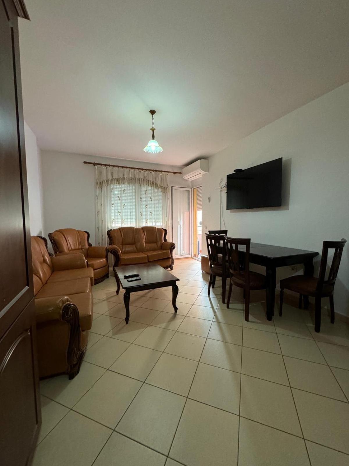 Renting House Vlorë Eksteriør billede